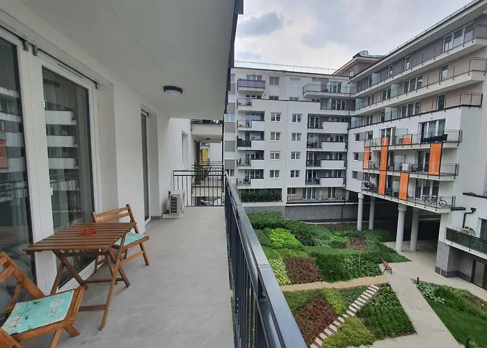 Park West - Free Parking Daire
