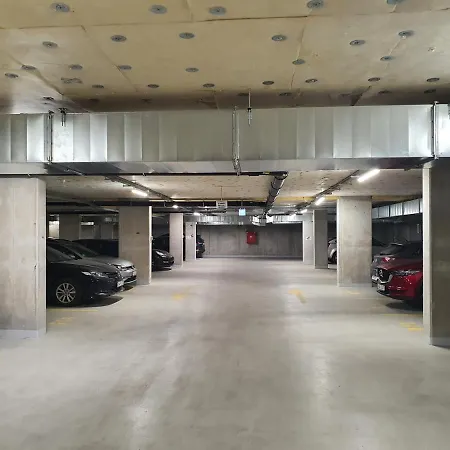 Park West - Free Parking Lägenhet