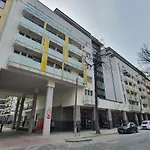 Park West - Free Parking