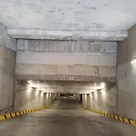 Park West - Free Parking דירה